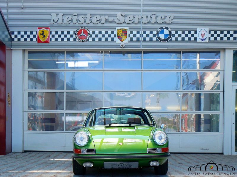 Porsche 911 E Targa 2.2