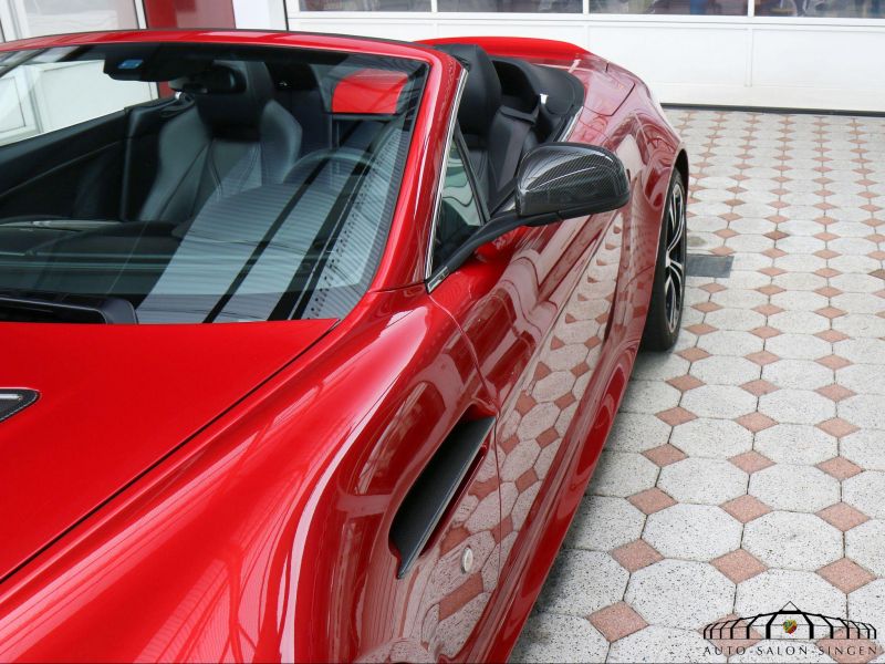 Aston Martin V12 Vantage Roadster  