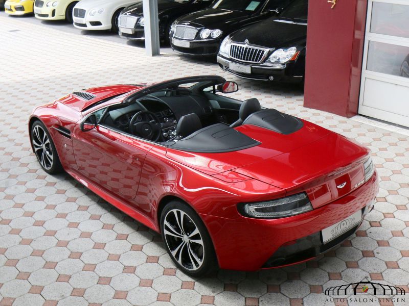 Aston Martin V12 Vantage Roadster  