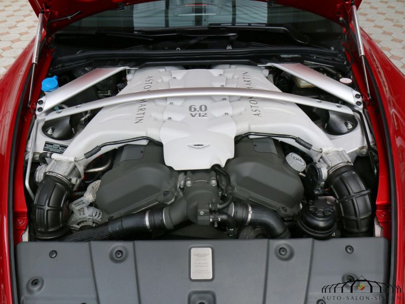 Aston Martin V12 Vantage Roadster  