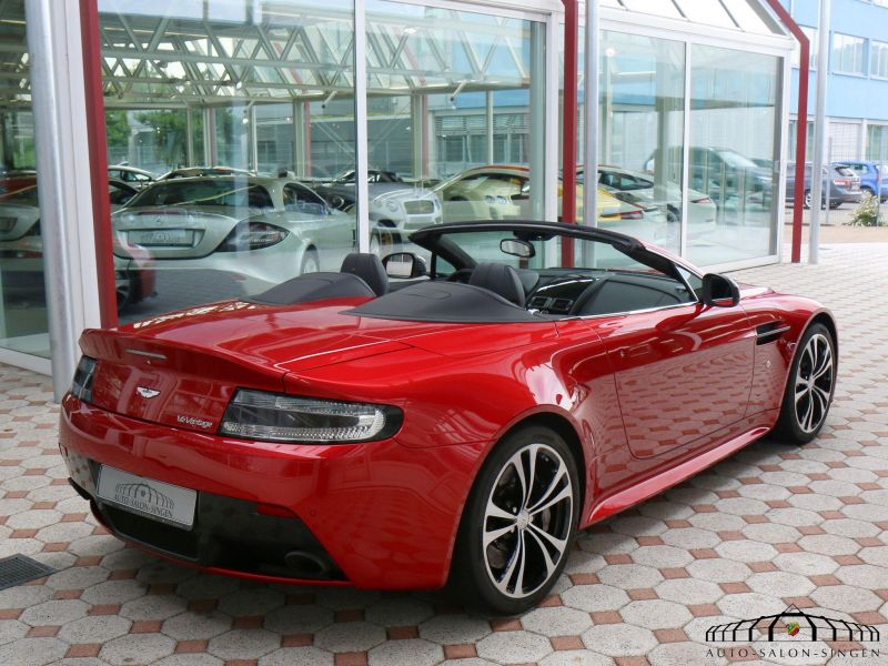 Aston Martin V12 Vantage Roadster  