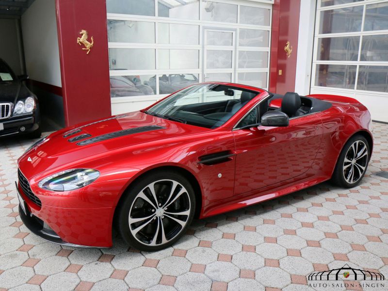 Aston Martin V12 Vantage Roadster  