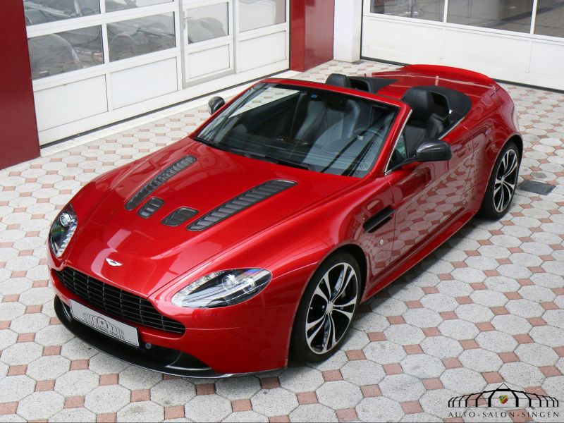 Aston Martin V12 Vantage Roadster  