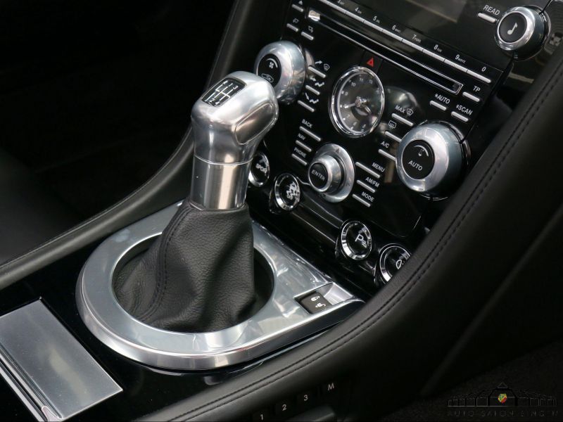 Aston Martin V12 Vantage Roadster  