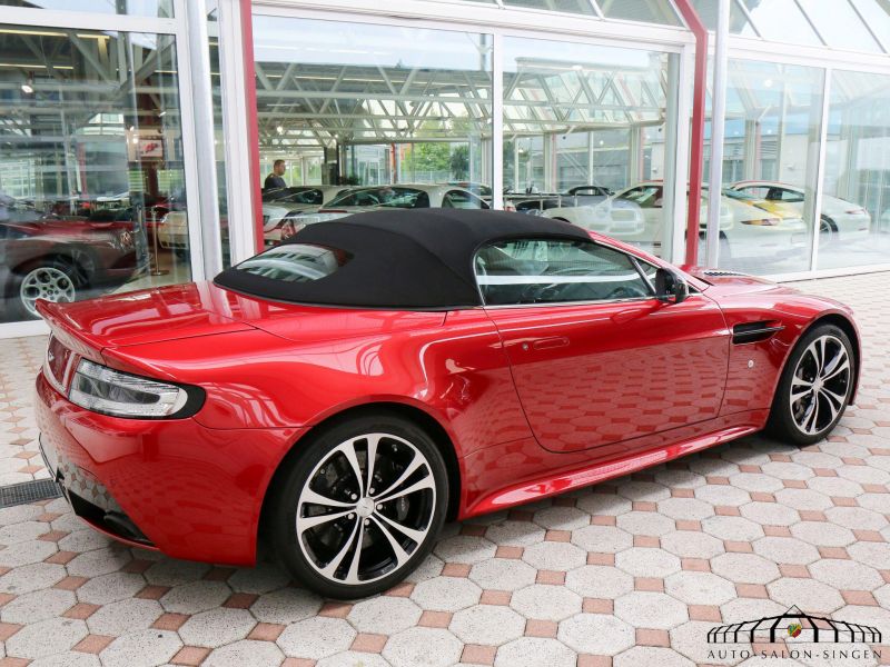 Aston Martin V12 Vantage Roadster  