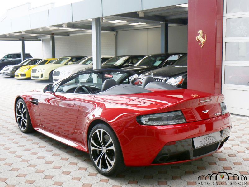 Aston Martin V12 Vantage Roadster  