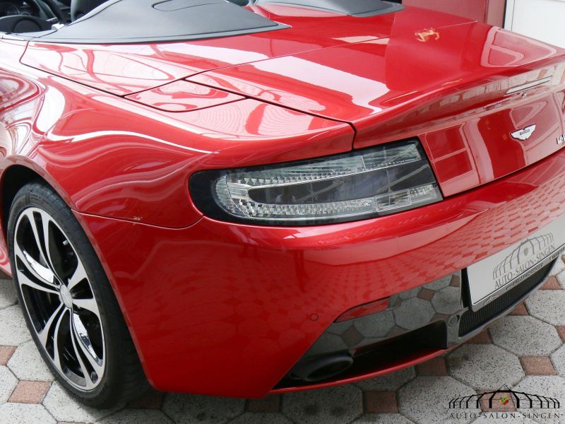 Aston Martin V12 Vantage Roadster  