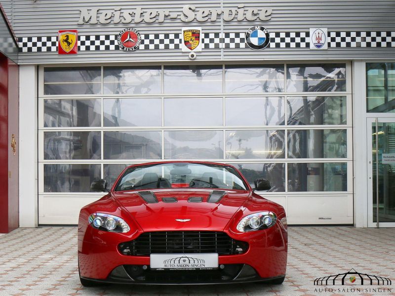 Aston Martin V12 Vantage Roadster  