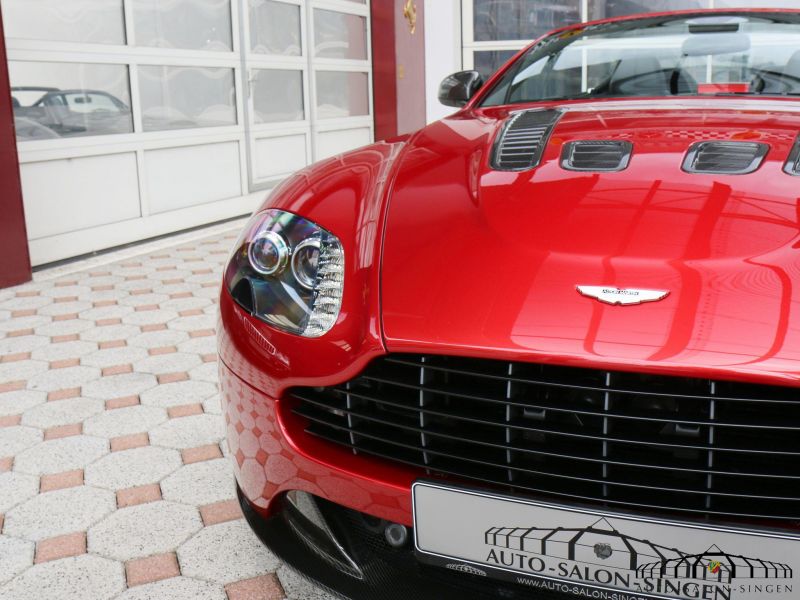 Aston Martin V12 Vantage Roadster  