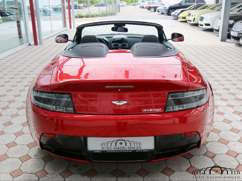Aston Martin V12 Vantage Roadster  