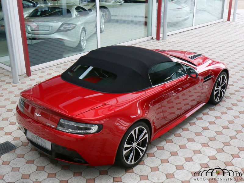 Aston Martin V12 Vantage Roadster  