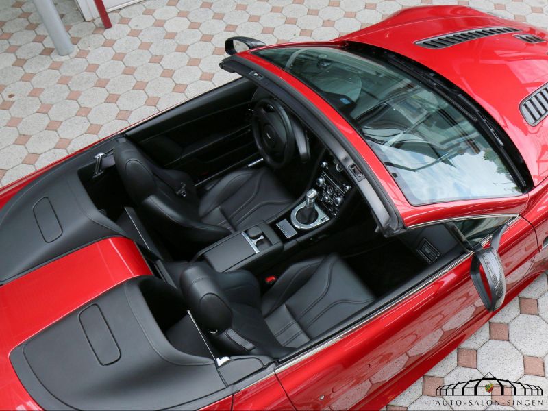 Aston Martin V12 Vantage Roadster  