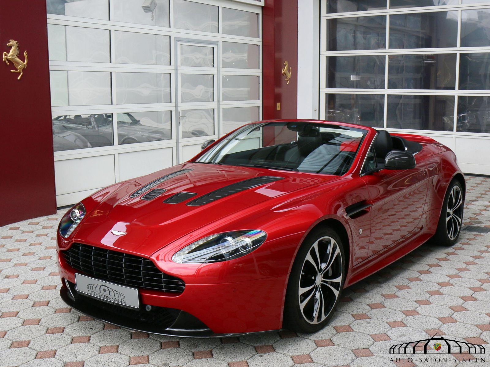 Aston Martin V12 Vantage Roadster Convertible - Auto Salon Singen