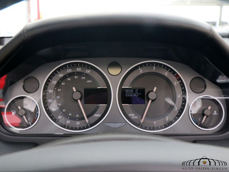 Aston Martin V12 Vantage Roadster  