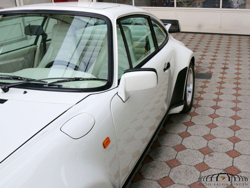 Porsche 911 Turbo 3.3