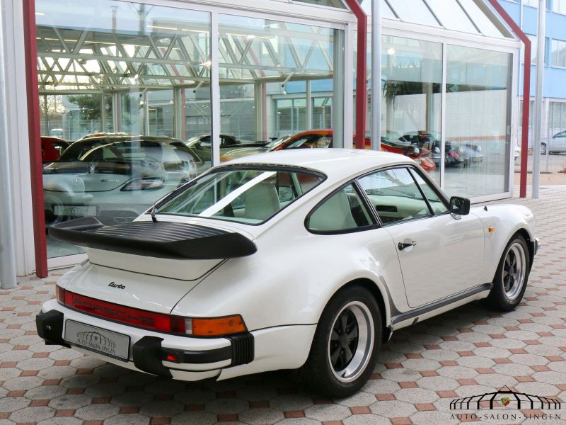 Porsche 911 Turbo 3.3
