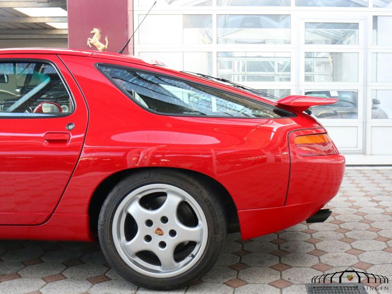 Porsche 928 GTS