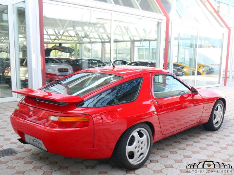 Porsche 928 GTS