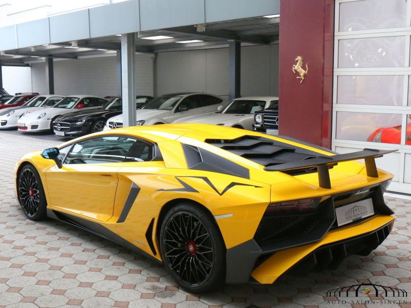 Lamborghini Aventador LP 750-4 SV -SUPERVELOCE-