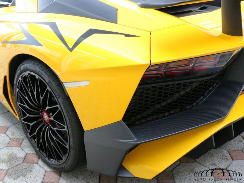 Lamborghini Aventador LP 750-4 SV -SUPERVELOCE-