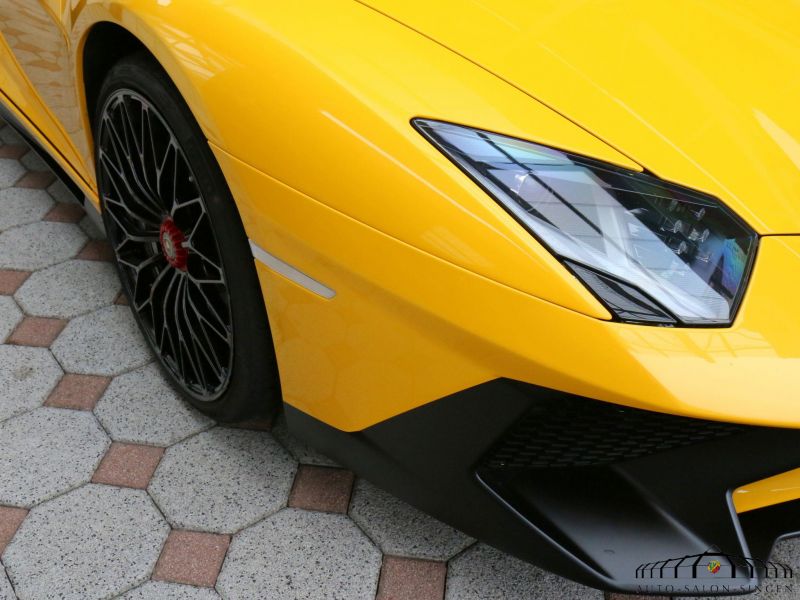 Lamborghini Aventador LP 750-4 SV -SUPERVELOCE-