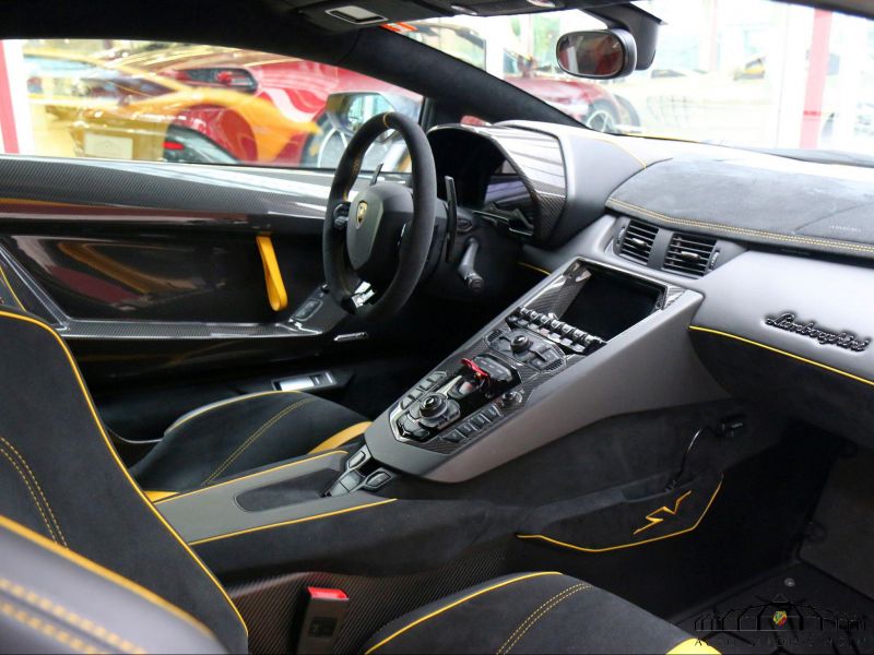 Lamborghini Aventador LP 750-4 SV -SUPERVELOCE-
