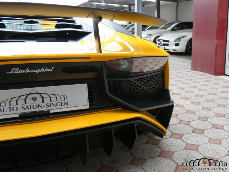 Lamborghini Aventador LP 750-4 SV -SUPERVELOCE-