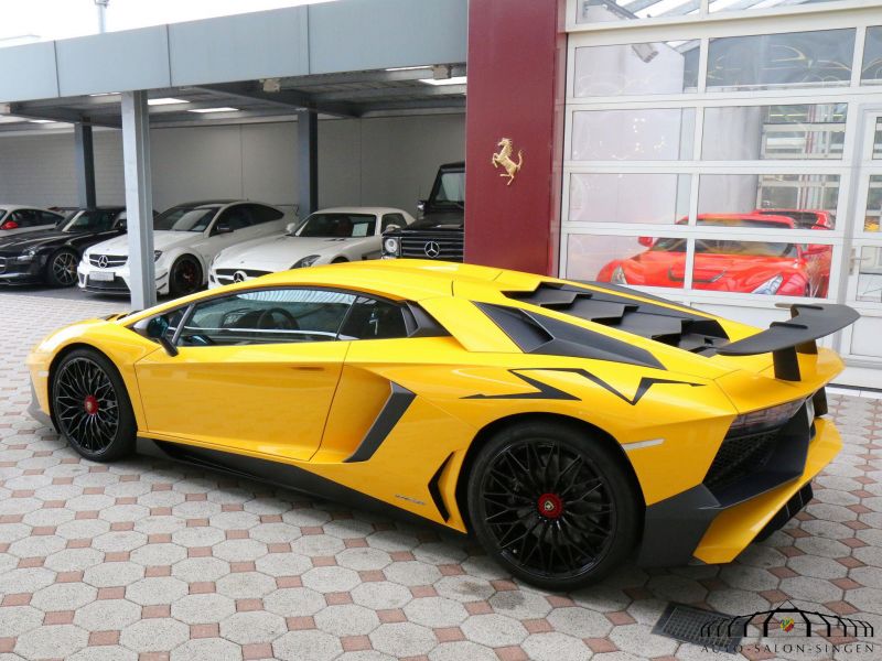 Lamborghini Aventador LP 750-4 SV -SUPERVELOCE-