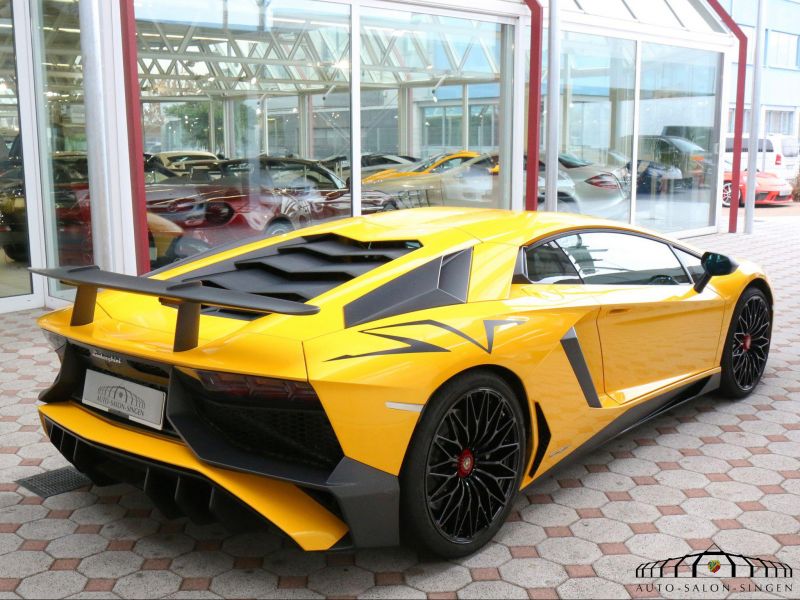 Lamborghini Aventador LP 750-4 SV -SUPERVELOCE-