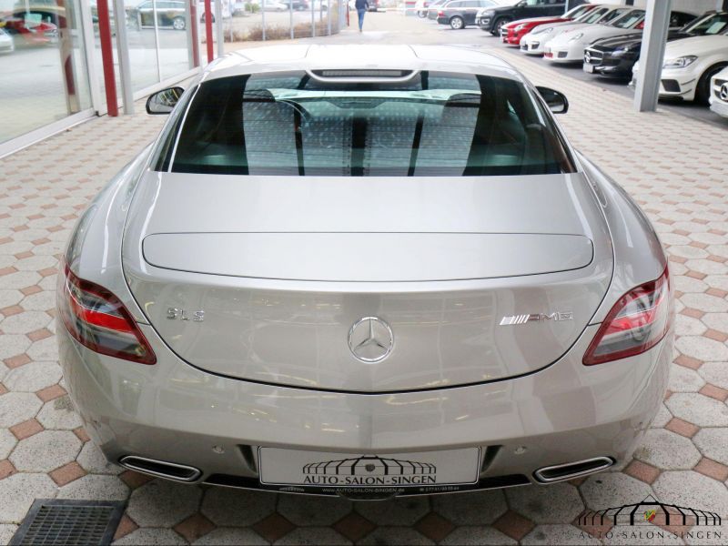 Mercedes-Benz SLS AMG
