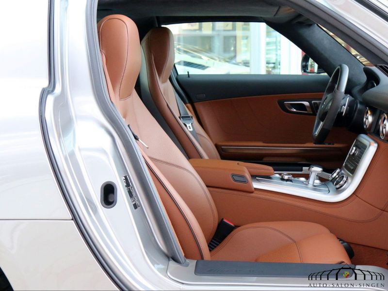 Mercedes-Benz SLS AMG