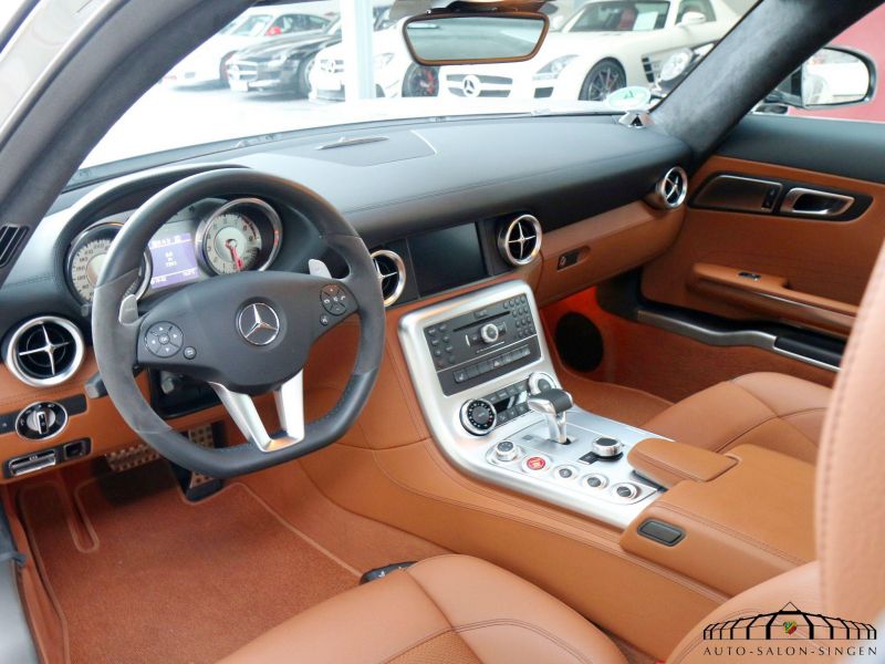 Mercedes-Benz SLS AMG