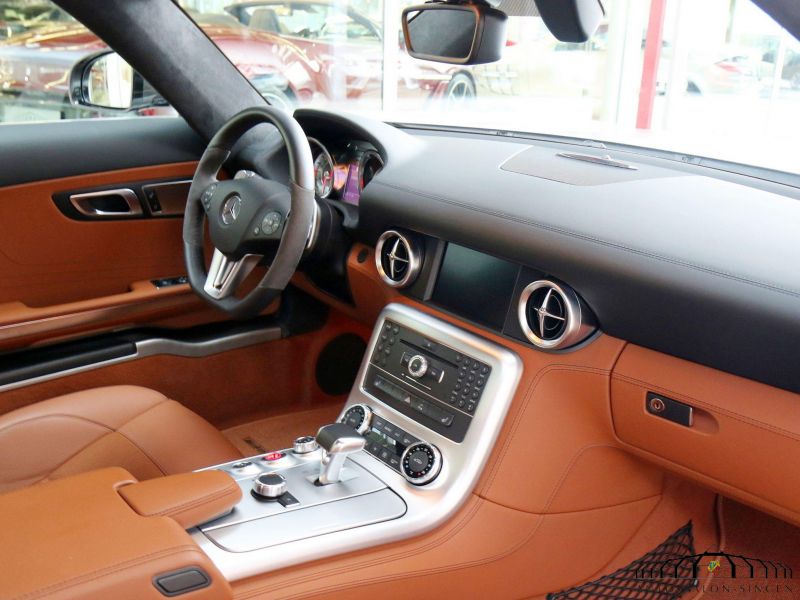 Mercedes-Benz SLS AMG