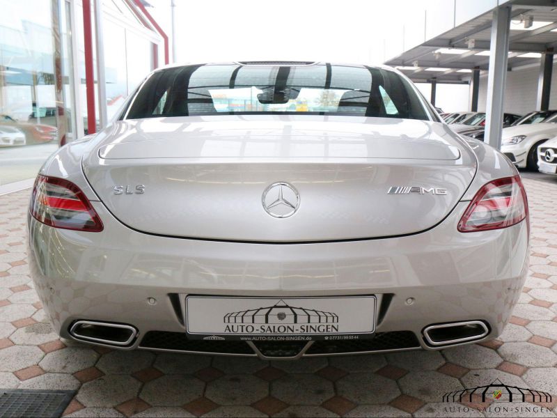 Mercedes-Benz SLS AMG