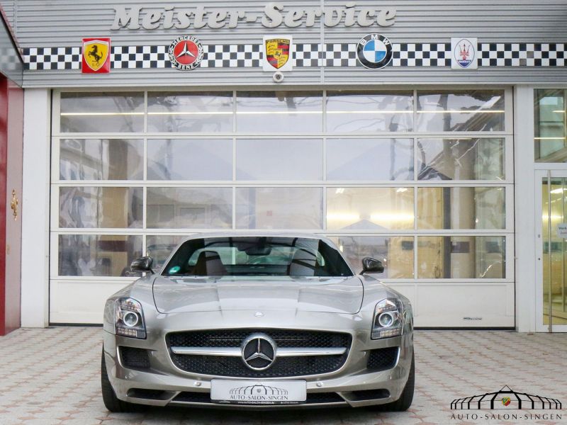 Mercedes-Benz SLS AMG