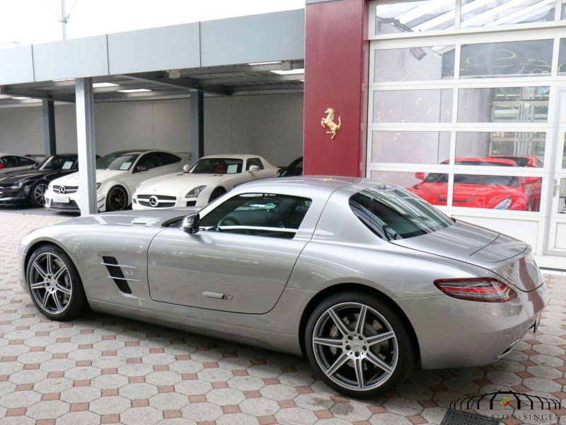 Mercedes-Benz SLS AMG