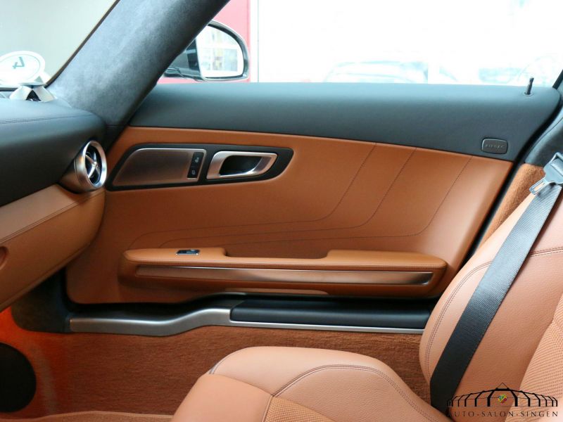 Mercedes-Benz SLS AMG