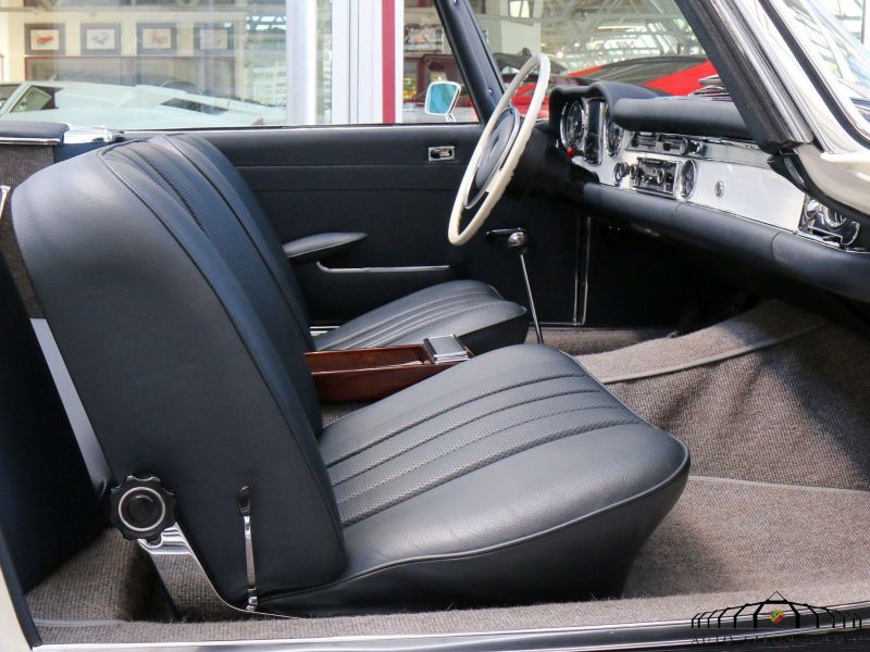 Mercedes-Benz 280 SL Pagode 