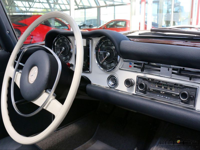 Mercedes-Benz 280 SL Pagode 