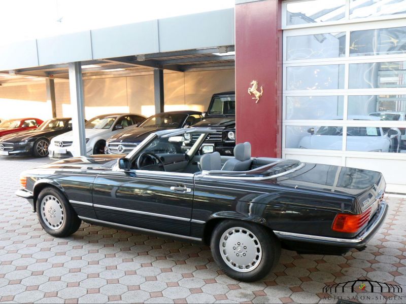 Mercedes-Benz 560 SL