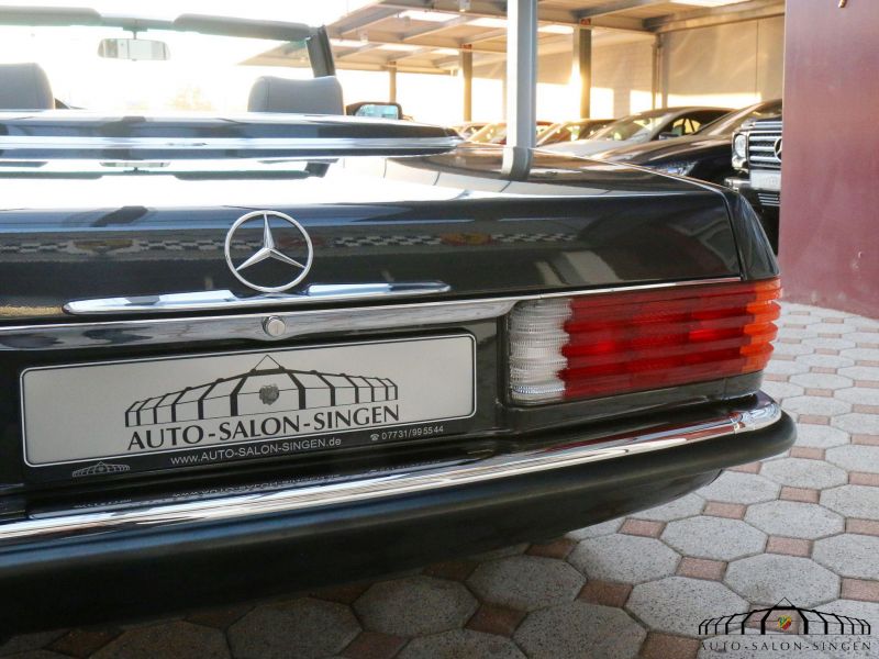 Mercedes-Benz 560 SL