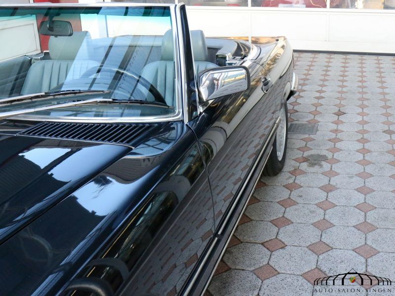 Mercedes-Benz 560 SL