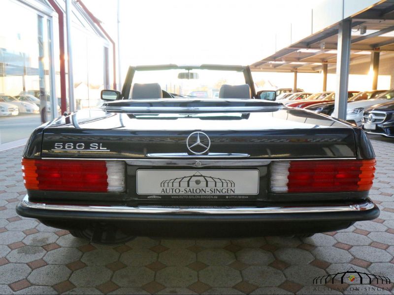 Mercedes-Benz 560 SL