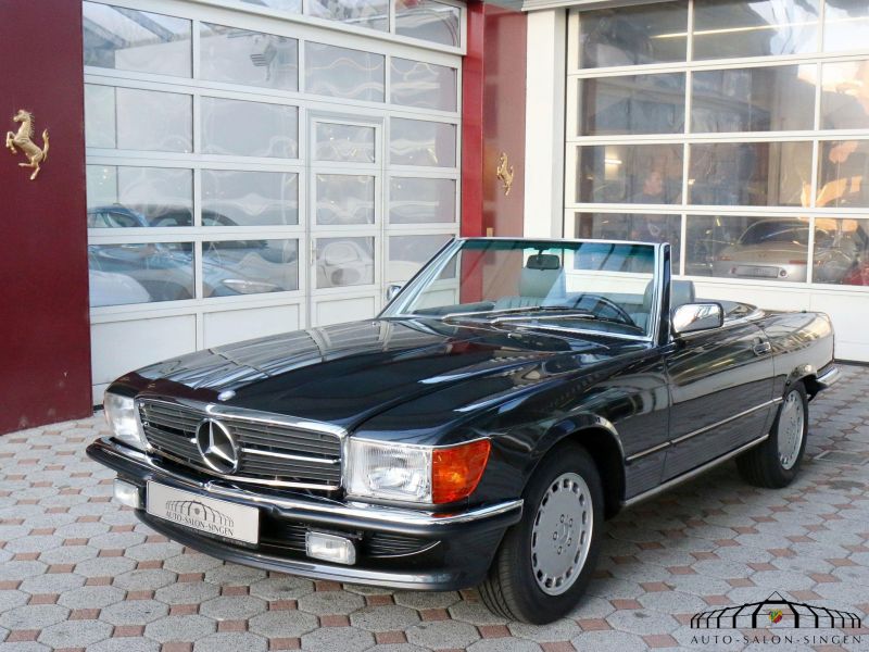 Mercedes-Benz 560 SL