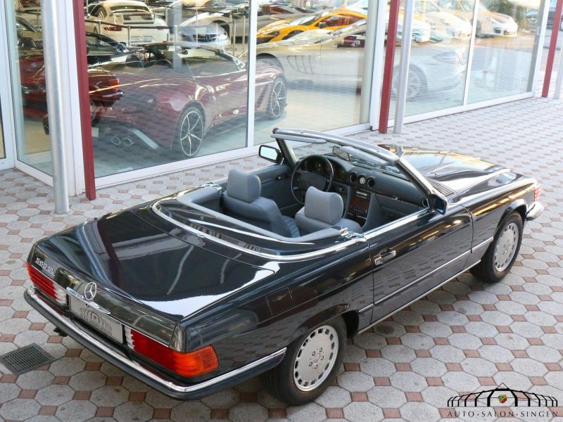 Mercedes-Benz 560 SL