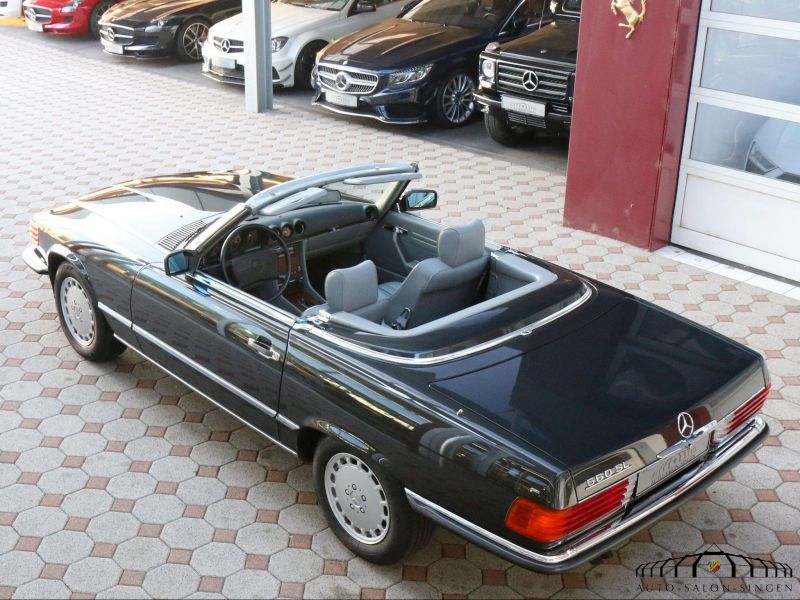 Mercedes-Benz 560 SL