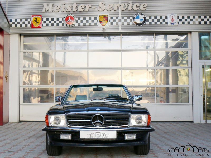 Mercedes-Benz 560 SL
