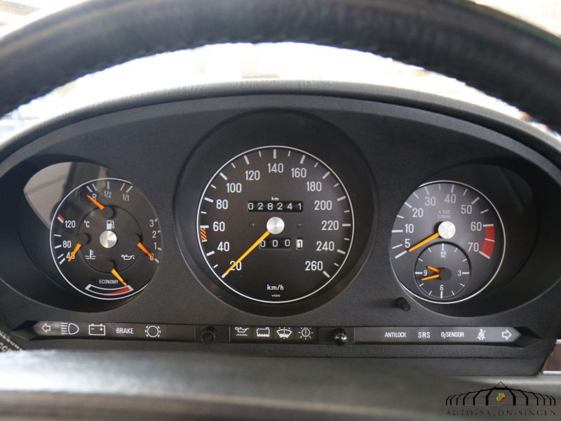 Mercedes-Benz 560 SL
