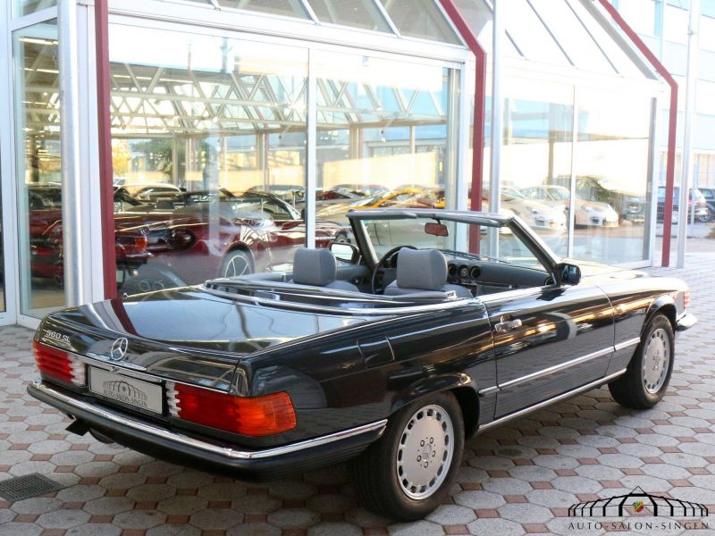 Mercedes-Benz 560 SL