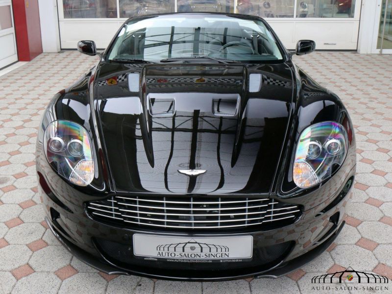 Aston Martin DBS Volante 